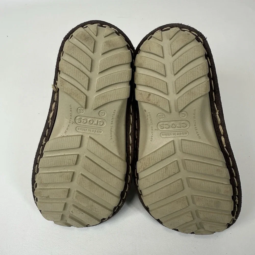 Crocs Kids Winter Boots Size‎ 13 Brown Faux Suede Sherpa Lined Slip On Shoes